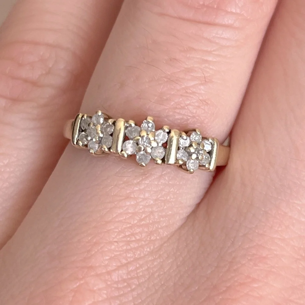 Vintage Solid 10k Natural Mined Diamond Flower Ring - Picture 2 of 8